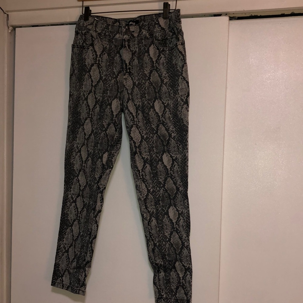Snake print ankle legging -high rise